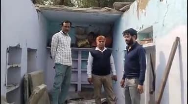 नांगल शेरपुर में जोरदार धमाके के साथ गिरा रियायसी मकान, हुआ हजारों का नुकसान, पटवारी ने किया मौका मुआयना