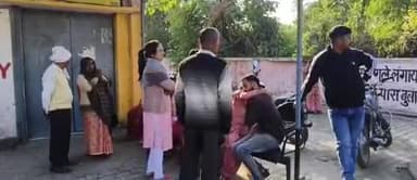 बहेड़ी: बरेली नैनीताल हाइवे पर बहेड़ी थाना क्षेत्र के डांडी अभयचंद के पास अज्ञात वाहन की टक्कर से बाइक सवार युवक की हुई मौत