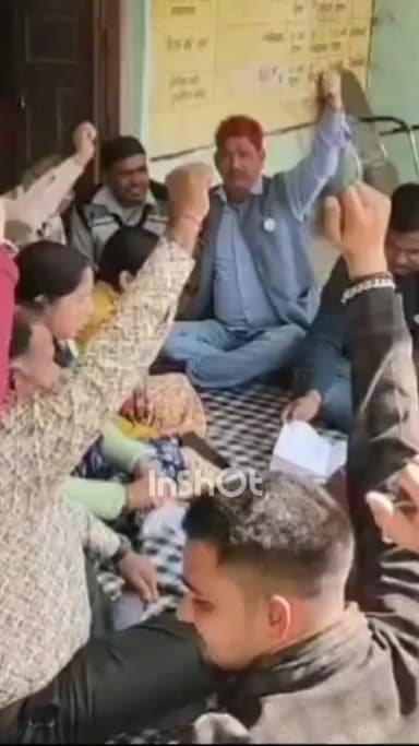 सफीपुर: सफीपुर तहसील में लेखपालों का धरना, फतेहपुर में लेखपाल की आत्महत्या पर राजस्व विभाग में आक्रोश