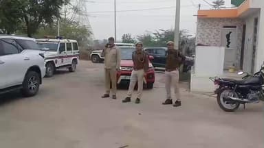 मौजमाबाद: चाकसू में भाजपा महिला पार्षद के घर कार में तोड़फोड़ के बाद लाखों रुपए की चोरी, विधायक और पुलिस ने लिया घटनास्थल का जायजा