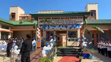 ডিফু: চকীহোলাত কস্তুৰবা গান্ধী বালিকা বিদ্যালয়ৰ বিল্ডিঙৰ শুভ উদ্ধোধনন কাকৰ চিইএম তুলিৰাম ৰংহাঙৰ