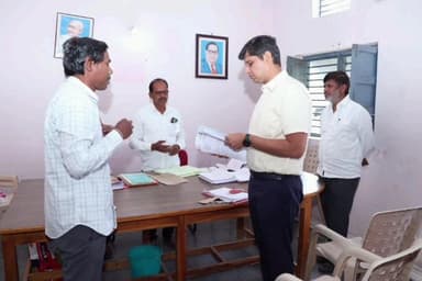 రామారెడ్డి: అన్నారంలో ఎన్నికల నామినేషన్ ప్రక్రియ పరిశీలన, నామినేషన్ సామర్థవంతంగా నిర్వహించాలి: కామారెడ్డి కలెక్టర్ ఆశిష్ సాంగ్వాన్