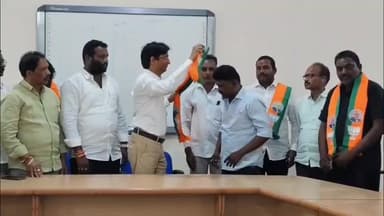 కథలాపూర్: కథలాపూర్ మండలం లో బీజేపీ పార్టీ లో చేరిన కాంగ్రెస్ తాజా మాజీ సర్పంచ్లు