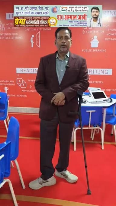 **संचार (Communication)** विचारों, भावनाओं और सूचनाओं को एक व्यक्ति से दूसरे व्यक्ति तक पहुँचाने की प्रक्रिया है। यह केव...