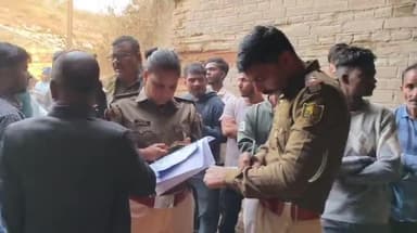 बारुन: टेलर की चपेट में आने से वृद्ध शिक्षक की मौत, भारी वाहनों पर कार्रवाई की उठी मांग