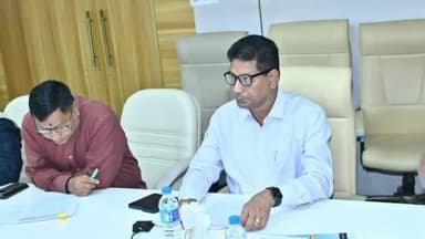 কোকৰাঝাৰ ভাগ: বিটিচি সচিবালয়ৰ প্ৰেক্ষাগৃহত হাগ্রামা মহিলাৰী নেতৃত্ব বিটিচি চৰকাৰ ৰ কাৰ্যবাহী পৰিষদীয় বৈঠক অনুষ্ঠিত