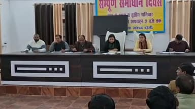 आंवला: आंवला में एडीएम ने मतदाता पुनरीक्षण अभियान की समीक्षा की, बीएलओ को तेजी लाने के दिए निर्देश