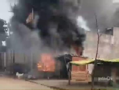 थांदला: थांदला के ग्राम बेडावा में अज्ञात कारणों से दुकान में लगी आग, कड़ी मशक्कत के बाद पाया काबू