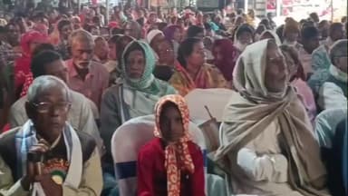 হলদিয়া: হলদিয়া গিরিশ মোড়ে স্বাধীনতা সংগ্রামী কুমার চন্দ্র জানা ১৩৭ তম জন্মজয়ন্তী উদযাপন উপস্থিত হলদিয়া HDA চেয়ারম্যান