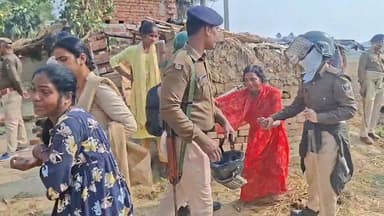 जिस आशियां को तिनका तिनका कर सजाया था ऐ गुलशन, तुम उजाड़ते रहे मैं बेबस रहा #GopalganjNews #BreakingNews #bihar #nitishk...