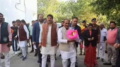 करनैलगंज: कर्नलगंज विधायक अजय सिंह ने प्रभारी मंत्री से मुलाकात की, विकास और SIR प्रगति पर हुई विस्तृत चर्चा