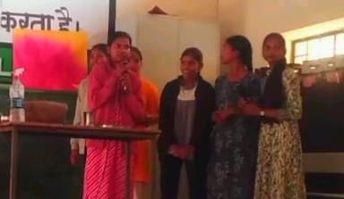 किरनापुर: शासकीय उत्कृष्ट विद्यालय किरनापुर में छात्रों ने अंधविश्वास दूर करने को दी विज्ञान आधारित प्रस्तुति