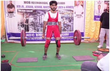बद्दी: जिला स्तरीय स्ट्रेंथ लिफ्टिंग प्रतियोगिता में 58 किलोग्राम भार वर्ग में विश्वजीत सिंह चंदेल ने जीते स्वर्ण और रजत पदक