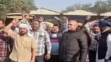 ਜਲੰਧਰ 1: ਜਲੰਧਰ ਬੱਸ ਸਟੈਂਡ ਵਿਖੇ ਬੱਸ ਸਟੈਂਡ ਮੁਲਾਜ਼ਮਾਂ ਨੇ ਆਪਣੀਆਂ ਮੰਗਾਂ ਨੂੰ ਲੈ ਕੇ ਕੀਤਾ ਰੋਸ਼ ਪ੍ਰਦਰਸ਼ਨ