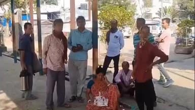 কাটোয়া ১: বাড়ি ফেরার পথে কন্টেনার গাড়ির চাকায় পিষ্ট হয়ে মৃত্যু হল বাবার, ঘটনায় জখম ছেলে, কাটোয়া হসপিটালে হলো ময়নাতদন্ত