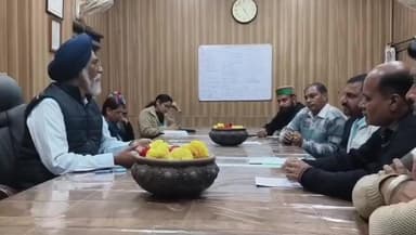 कालका: कालका वर्कशॉप में कर्मचारियों की समस्याओं पर उत्तरीय रेलवे मजदूर यूनियन ने निर्माण प्रबंधक से की बात