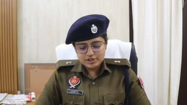 ਜਲੰਧਰ 1: ਜਲੰਧਰ ਕਮਿਸ਼ਨਰੇਟ ਪੁਲਿਸ ਨੇ ਜੰਮੂ ਤੇ ਕਸ਼ਮੀਰ ਤੋਂ ਦੋ ਲਾਪਤਾ ਨਾਬਾਲਿਗ ਲੜਕੀਆਂ ਨੂੰ ਬਰਾਮਦ ਕੀਤਾ