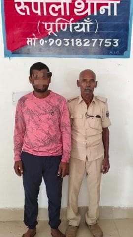 रुपौली: रूपोली चौक के समीप वाहन जांच के दौरान चोरी की मोटरसाइकिल जप्त, एक युवक गिरफ्तार