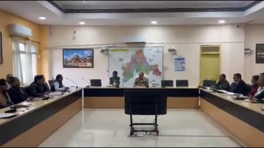 झालरापाटन: झालावाड़ जिला सड़क सुरक्षा समिति की बैठक मिनी सचिवालय में जिला कलक्टर अजय सिंह राठौड़ की अध्यक्षता में आयोजित की गई