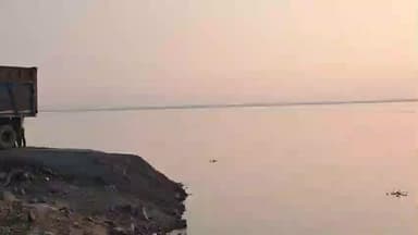 मनिहारी: चार माह बाद मनिहारी-साहेबगंज के बीच मालवाहक नियमित रूप से चलने से ट्रक व्यवसायियों और यात्रियों में खुशी