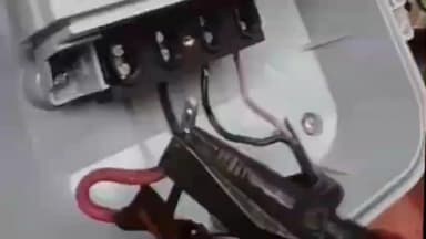 विजयनगर: बिजयनगर के बरल द्वितीय में उप कार्यालय नगरपालिका का विद्युत बिल जमा नहीं करवाने पर विद्युत कार्मिक ने काटा कनेक्शन