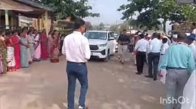 पेठ: आसरबारी हरणगावसह पेठ तालुक्यात जिल्हा परिषद मुख्य कार्यकारी अधिकारी ओमकार पवार यांनी भेट देऊन केली पाहणी