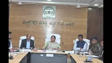 राजिम: जिले के प्रभारी सचिव ने गरियाबंद में जिला स्तरीय अधिकारियों की ली समीक्षा बैठक