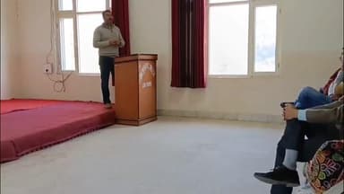 लडभड़ोल: लडभड़ोल कॉलेज में छात्रों को डाक विभाग की योजनाओं और करियर अवसरों की जानकारी दी गई