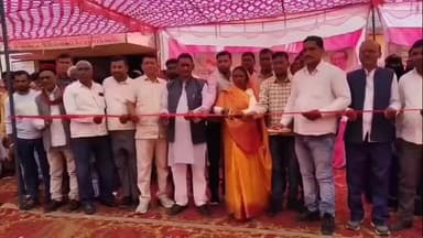 इटखोरी: डूमरवार पंचायत में "आपकी योजना आपकी सरकार आपके द्वार" कार्यक्रम के तहत शिविर का आयोजन।