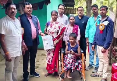 फरसगांव: सोड़मा गांव की दिव्यांग बालिका का बनाया गया आधार कार्ड, शासन की योजनाओं का मिलेगा लाभ