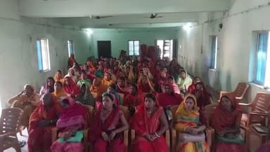 बिथान: रोसड़ा में मुख्यमंत्री महिला रोजगार योजना के तहत महिलाओं को ₹10,000 की सहायता राशि वितरित