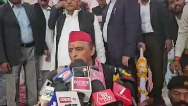 कानपुर देहात : सपा अध्यक्ष अखिलेश यादव कानपुर देहात पहुंचे, अखिलेश ने लोगों से SIR फॉर्म भरने की अपील की
#KanpurDehat #A...