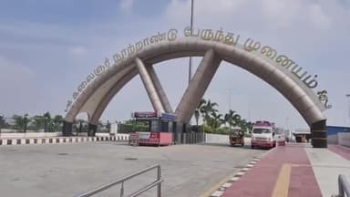 வண்டலூர்: பேருந்து நிலையம் அருகே திடீரென சரிந்து விழுந்த தகரம் - அதிர்ஷ்டவசமாக உயிர் தப்பிய பயணிகள்