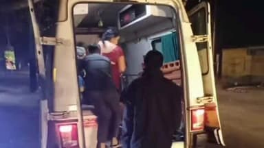 तरबगंज: वजीरगंज के डुमरियाडीह कस्बे में दो कारों की आमने-सामने भिड़ंत में एक सवार घायल, पुलिस ने भेजा अस्पताल