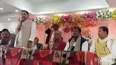 हसपुरा: हसपुरा शहर के ड्रीम पैलेस के सभाहाल में एनडीए कार्यकर्ताओं की बैठक हुई, बैठक में चुनाव की की गई समीक्षा