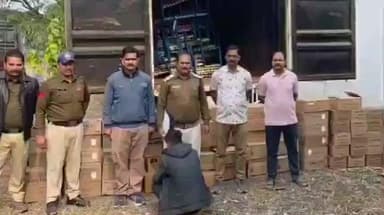सीतामऊ: झलारा फंटे से 120 पेटी अंग्रेजी शराब पकड़ी, खुलासा: शराब राजस्थान से मध्य प्रदेश होते हुए गुजरात जा रही थी