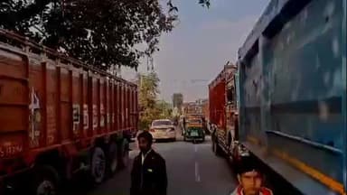 सिमरिया: सीमा गांव में कोल वाहन की टक्कर से युवती की मौत, विरोध में 24 घंटे से सड़क जाम, सहमति नहीं