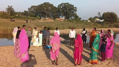 तिरोड़ी: म.प्र. जन अभियान परिषद ने अतरी की चंदन नदी में किया बोरी बंधान, जल संरक्षण का दिया संदेश