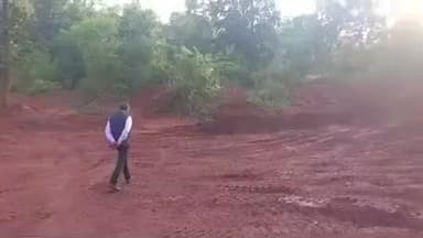 झींकपानी: झारखंड के पूर्व मंत्री ने अवैध लौह अयस्क खनन क्षेत्र का दौरा किया, चेतावनी दी कि बंद नहीं हुआ तो होगी कार्रवाई