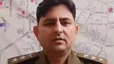 देवबंद: अपराधी को पकड़ने गई पुलिस पर महिलाओं ने लगाया अभद्रता का आरोप, सीओ अभितेश सिंह ने आरोपों को बताया निराधार