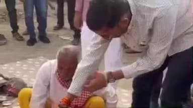 ગીર ગઢડા: શાણાવાકીયા તથા સોદરડી ગામે સરકારની સુવિધાપથ યોજના હેઠળ તૈયાર થનાર રોડના કામોનુ ખાતમુહૂર્ત ધારાસભ્યના હસ્તે કરાયું