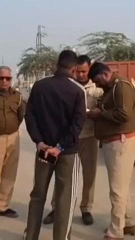 रायसिंहनगर: रायसिंहनगर में परिवहन विभाग की कार्रवाई में करीब एक दर्जन बाल वाहनों के काटे गए चालान