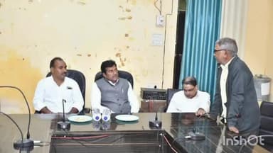 बैराड़: बैराड़ नगर परिषद सभागार में सांसद भारत सिंह कुशवाह ने एसआईआर को लेकर बैठक की