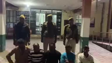 आमेर: मनोहरपूर पुलिस ने जुआ खेलते 5 लोगों को किया गिरफ्तार, ₹30,590 की राशि जब्त