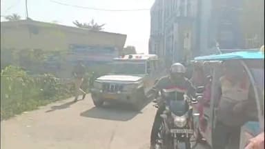 নন্দীগ্রাম ১: রতনপুরে নাকা চেকিং চলাকালীন পুলিশ আধিকারিককে বাইকের ধাক্কা,গুরুতর আহত অবস্থায় আজ বদলি করা হল তমলুক জেলা হাসপাতালে