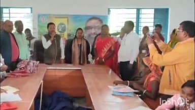 तोपचांची: प्रधानखंटा और ढांगी पंचायत भवन में 'आपकी योजना आपकी सरकार आपके द्वार' कार्यक्रम आयोजित, ग्रामीणों को मिला योजनाओं का लाभ