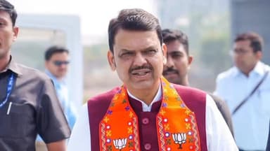 जाफराबाद: मा.कें.रेल्वे राज्यमंत्री रावसाहेब दानवे यांनी मुख्यमंत्री देवेंद्रजी फडणवीस यांचे परतुर तेली पॅड येथे केले स्वागत