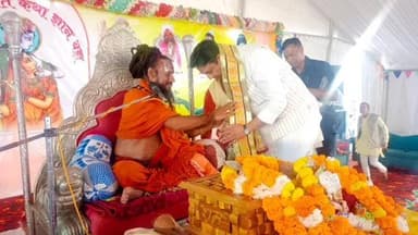 गढ़ाकोटा: सांसद राहुल लोधी शाहपुर के न्यू दशहरा मैदान में श्रीमद् भागवत कथा में हुए शामिल