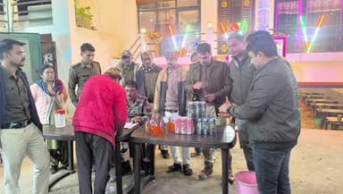 महाराजपुर: गढ़ीमलहरा और महाराजपुर में आबकारी विभाग ने अवैध शराब ठिकानों पर दबिश दी