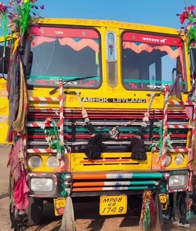 बदरवास: लुकवासा में अवैध खनन पर कार्रवाई, ओवरलोड गिट्टी से भरा डंपर पकड़ा गया